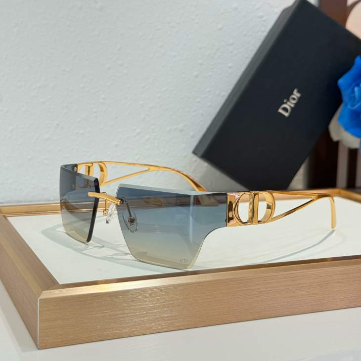 Picture of Dior Sunglasses _SKUfw75840793fw